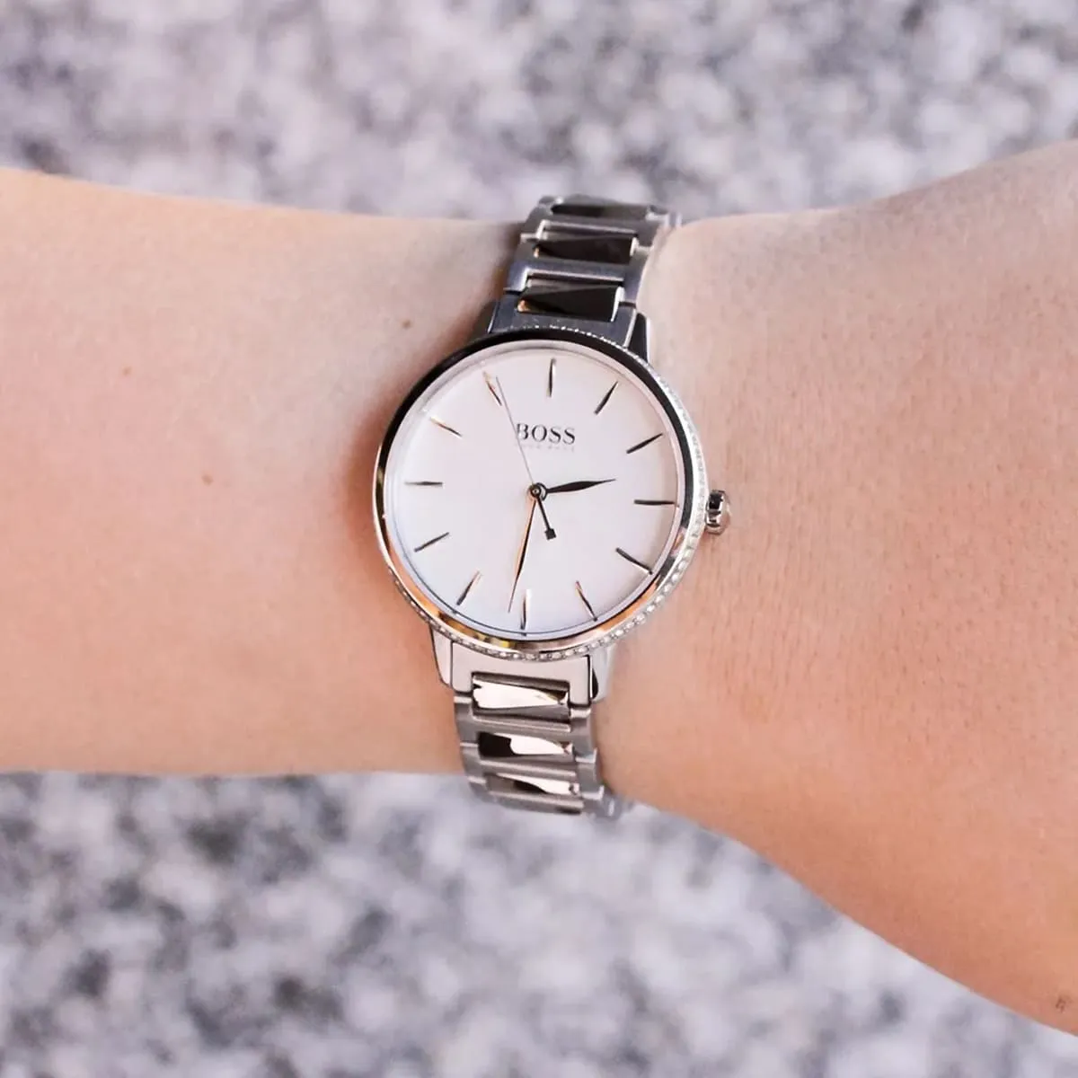 1502539-hugo-boss-watch-women-silver-dial-metal-stainless-strap-quartz-battery-analog-three-hand-signature_11.jbg Hugo Boss Watch For Women 1502539 - Image 11