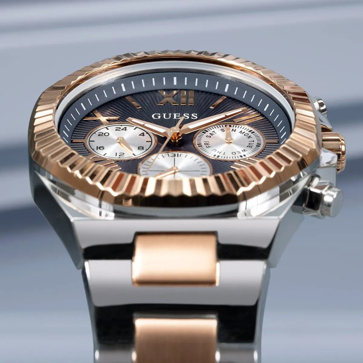 gw0703g4-guess-watch-men-black-dial-metal-stainless-steel-silver-rose-gold-strap-quartz-battery-analog-equity_13.jbg Guess Watch For Men GW0703G4 - Image 13