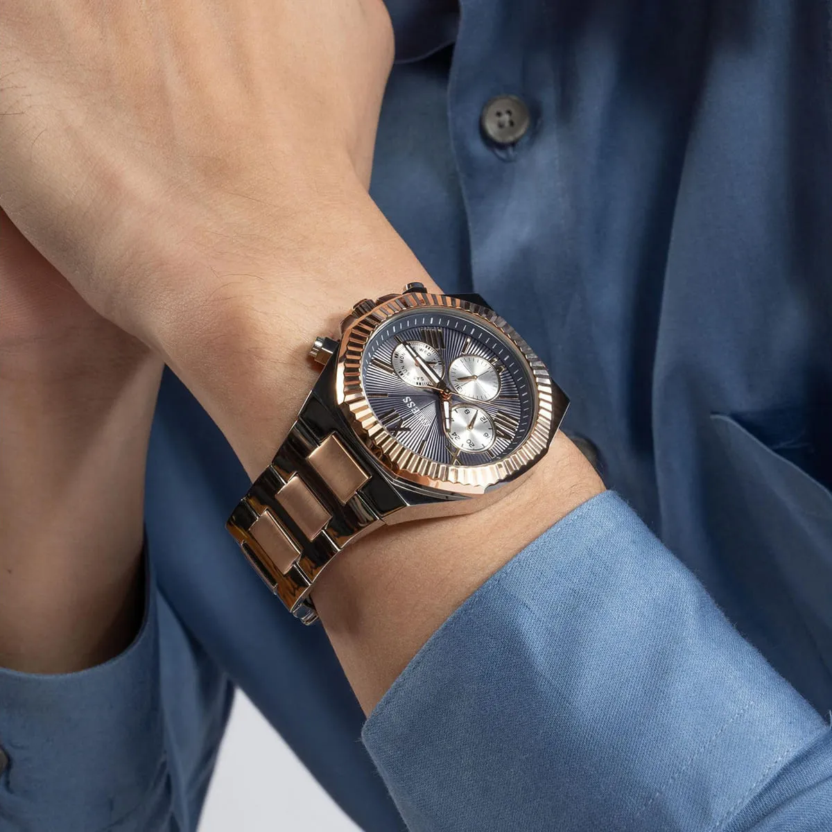 gw0703g4-guess-watch-men-black-dial-metal-stainless-steel-silver-rose-gold-strap-quartz-battery-analog-equity_7.jbg Guess Watch For Men GW0703G4 - Image 7