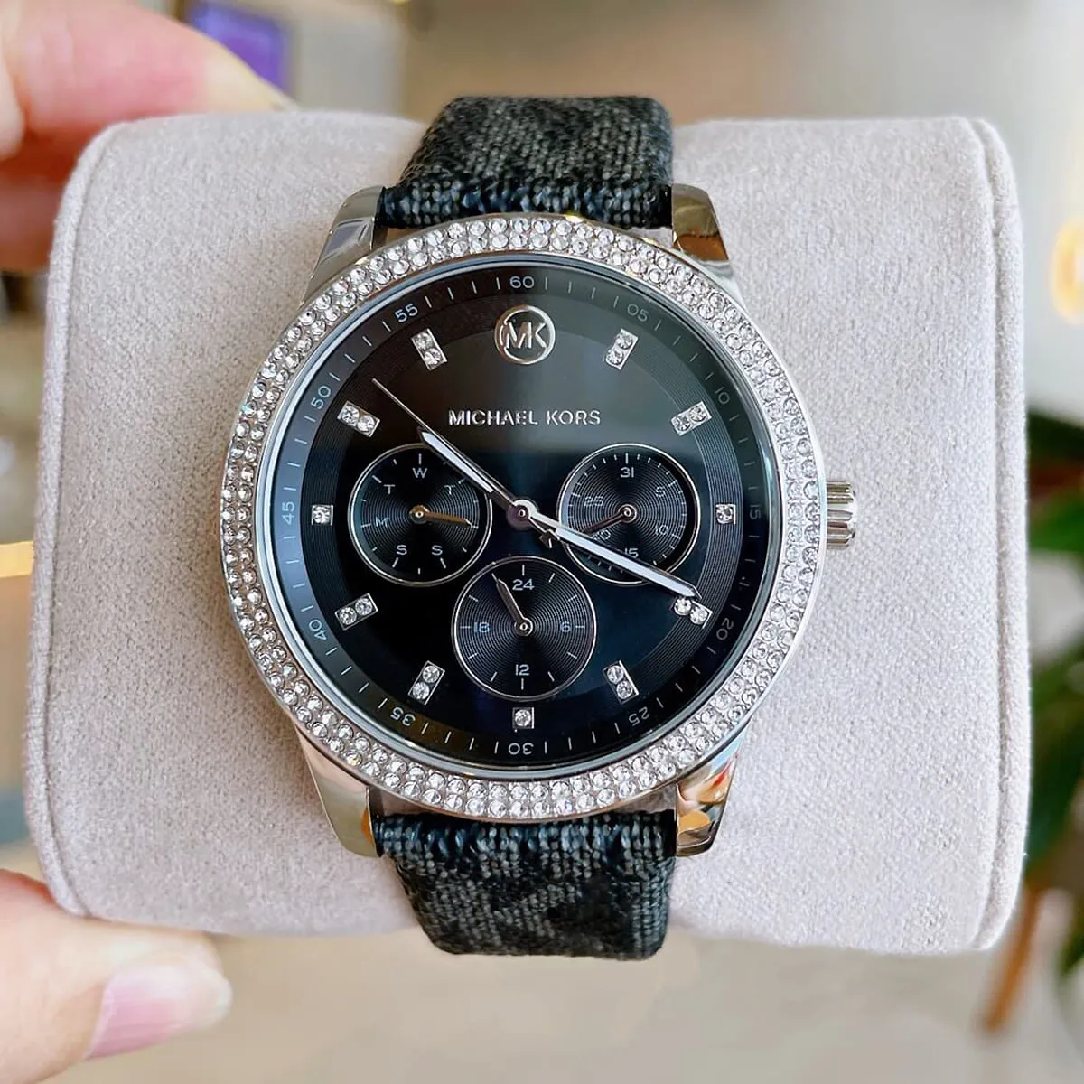 mk2976-michael-kors-watch-women-crystals-mk-logo-black-dial-polyurethane-chloride-strap-quartz-battery-analog-three-hand-tibby_4.jbg Michael Kors Watch For Women MK2976 - الصورة 5