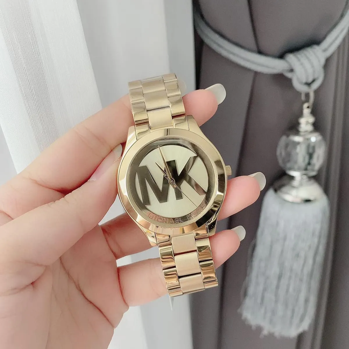 mk3739-michael-kors-watch-women-mk-logo-gold-dial-metal-stainless-steel-golden-strap-quartz-battery-analog-three-hand-runway-slim_7.jbg Michael Kors Watch For Women MK3739 - Image 8