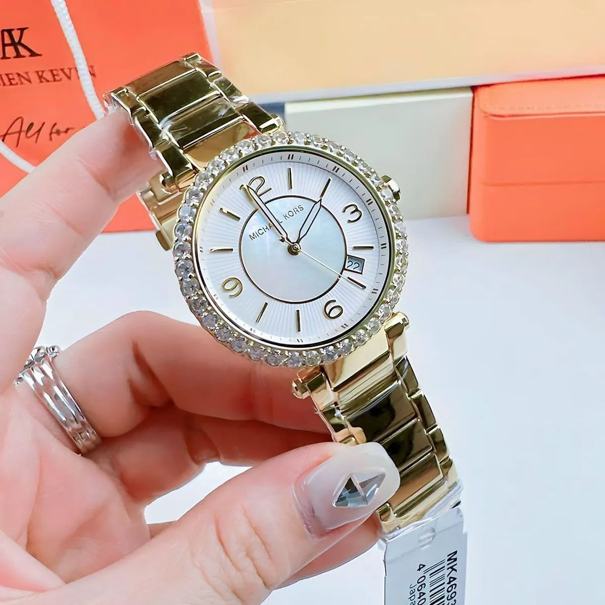 mk4693-michael-kors-watch-women-crystals-white-dial-metal-stainless-steel-gold-strap-quartz-battery-analog-three-hand-parker_13.jbg Michael Kors Watch For Women MK4693 - Image 13