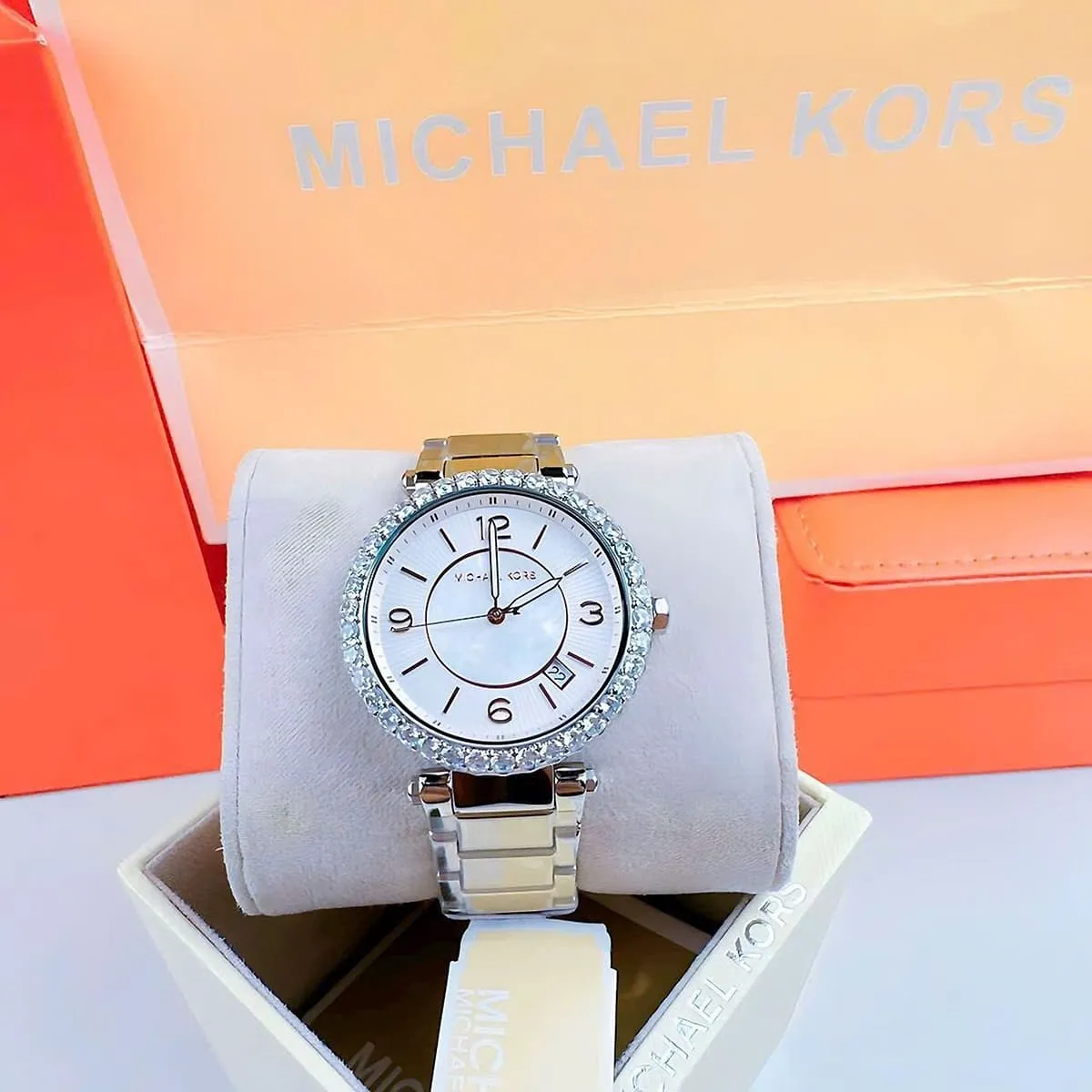 mk4694-michael-kors-watch-women-crystals-white-dial-metal-stainless-steel-silver-strap-quartz-battery-analog-three-hand-parker_10.jbg Michael Kors Watch For Women MK4694 - الصورة 10