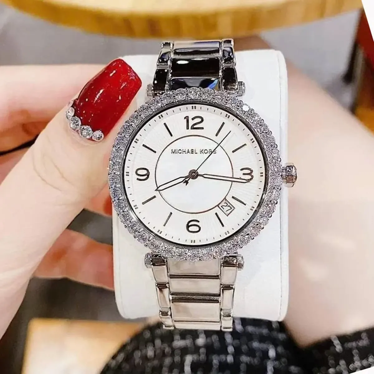 mk4694-michael-kors-watch-women-crystals-white-dial-metal-stainless-steel-silver-strap-quartz-battery-analog-three-hand-parker_11.jbg Michael Kors Watch For Women MK4694 - الصورة 11