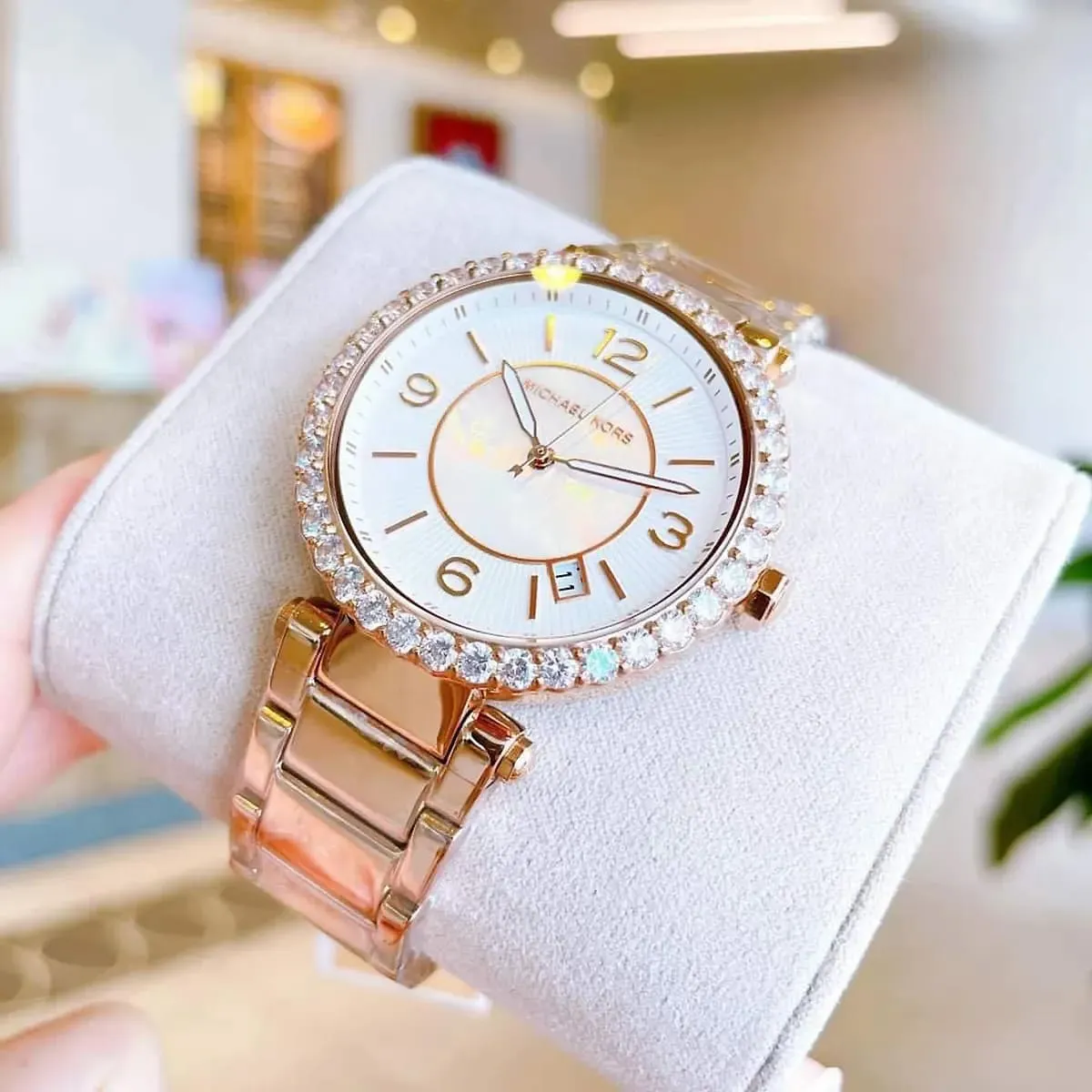 mk4695-michael-kors-watch-women-crystals-white-dial-metal-stainless-steel-rose-gold-strap-quartz-battery-analog-three-hand-parker_16.jbg Michael Kors Watch For Women MK4695 - الصورة 16