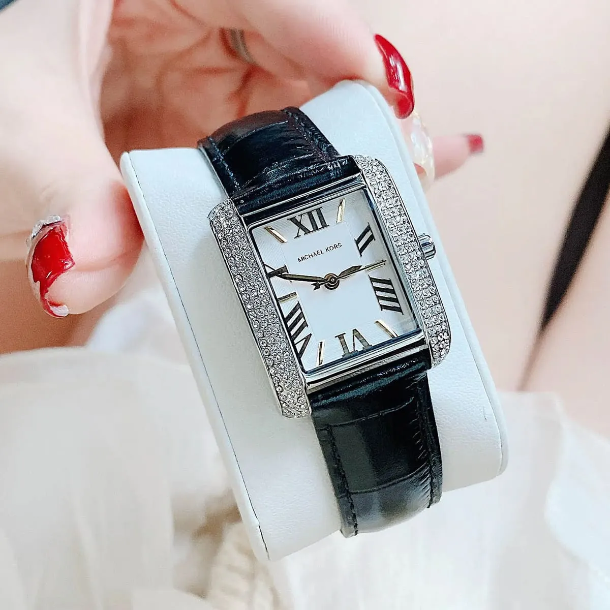 mk4696-michael-kors-watch-women-crystals-white-dial-leather-black-strap-quartz-battery-square-analog-three-hand-emery_10.jbg Michael Kors Watch For Women MK4696 - الصورة 10