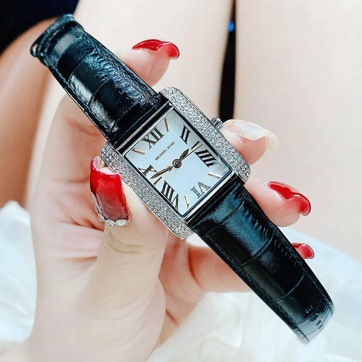 mk4696-michael-kors-watch-women-crystals-white-dial-leather-black-strap-quartz-battery-square-analog-three-hand-emery_12.jbg Michael Kors Watch For Women MK4696 - الصورة 11