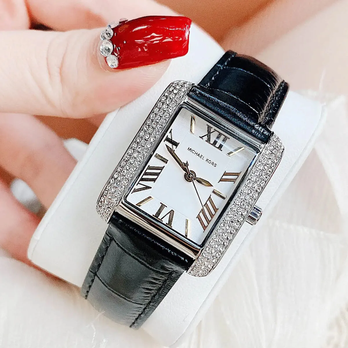 mk4696-michael-kors-watch-women-crystals-white-dial-leather-black-strap-quartz-battery-square-analog-three-hand-emery_9.jbg Michael Kors Watch For Women MK4696 - الصورة 9