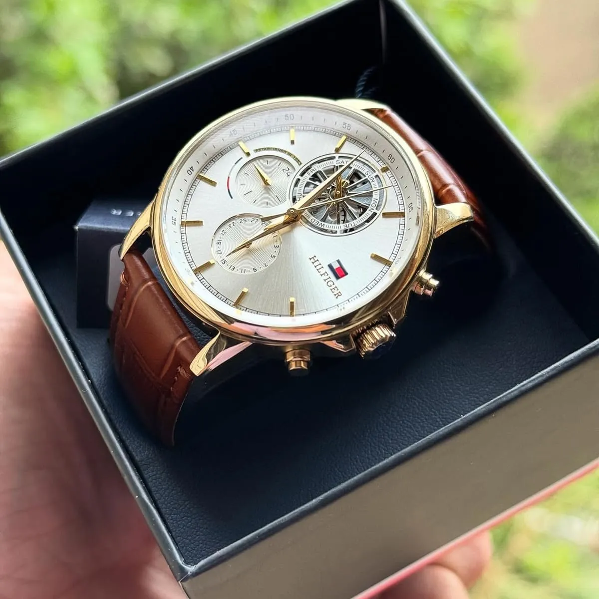 1710631-tommy-hilfiger-watch-established-in-1985-men-silver-dial-leather-brown-strap-quartz-analog-stewart_10.jbg Tommy Hilfiger Watch For Men 1710631 - Image 8