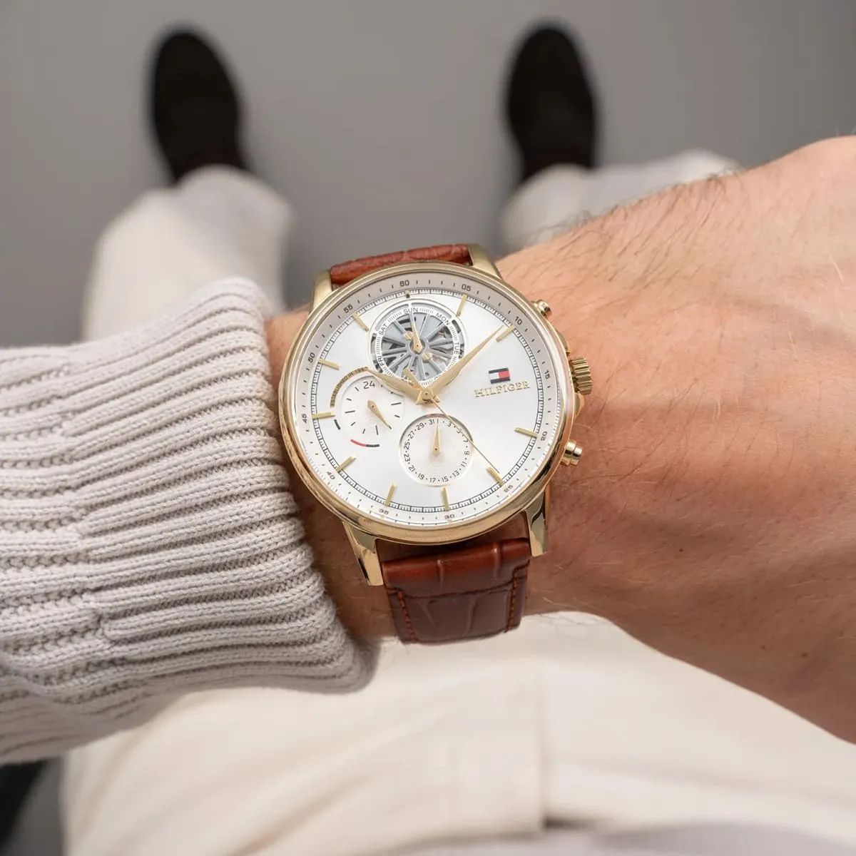 1710631-tommy-hilfiger-watch-established-in-1985-men-silver-dial-leather-brown-strap-quartz-analog-stewart_6.jbg Tommy Hilfiger Watch For Men 1710631 - Image 5