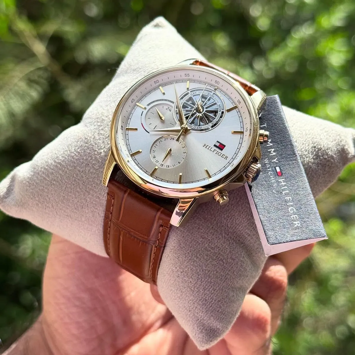 1710631-tommy-hilfiger-watch-established-in-1985-men-silver-dial-leather-brown-strap-quartz-analog-stewart_8.jbg Tommy Hilfiger Watch For Men 1710631 - Image 7